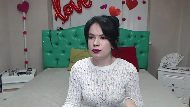 JasmineKouch online show from April 11, 2026, 7:45 am