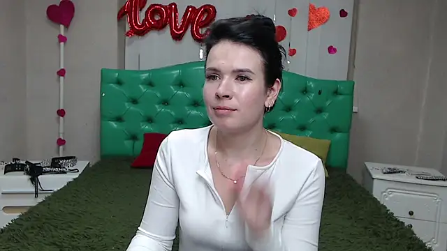 JasmineKouch online show from July 9, 2026, 5:50 pm