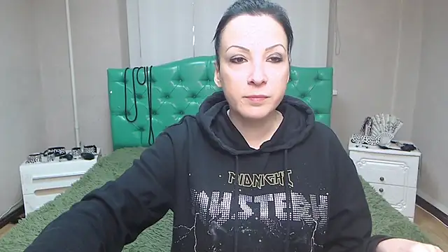 Snapshot of ElizabethSho chatting on December 15, 2024, 6:26 pm ElizabethSho online show from December 15, 2024, 6:26 pm