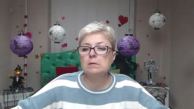 Snapshot of EmiliaGree chatting on October 26, 2025, 6:19 am EmiliaGree online show from October 26, 2025, 6:19 am