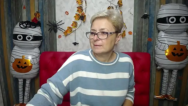 Snapshot of EmiliaGree chatting on November 7, 2025, 6:02 am EmiliaGree online show from November 7, 2025, 6:02 am