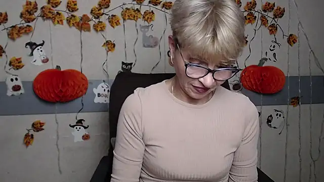 EllaBonito online show from November 13, 2025, 6:34 am