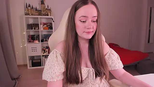 WalkingGirl online show from October 1, 2025, 8:59 pm