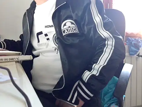 zwc147369 online show from October 3, 2025, 3:42 pm