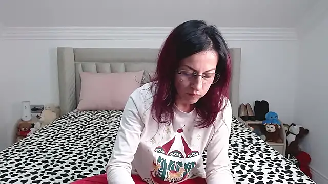 CatWoman0001 online show from December 16, 2025, 8:36 pm