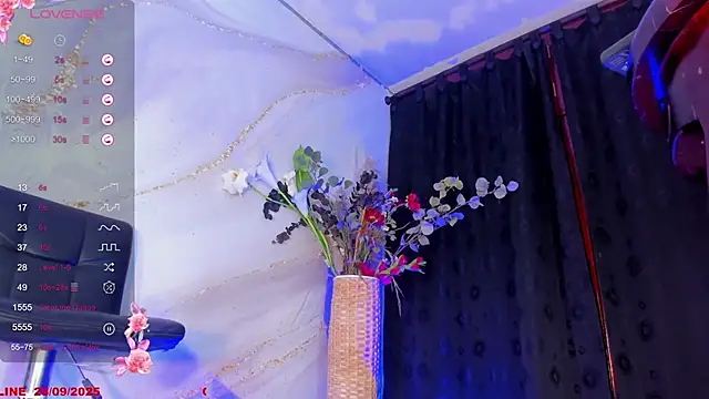 Karla-Ebony online show from September 28, 2025, 1:38 pm