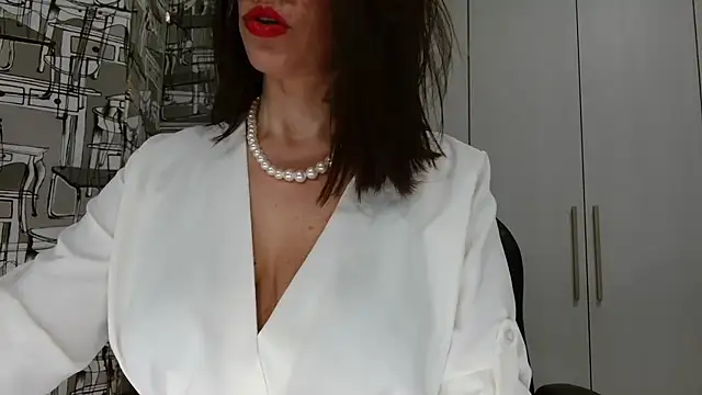 saraxt987 online show from February 11, 2025, 9:56 pm