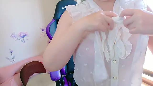 Snapshot of hazuki_8008 chatting on September 24, 2025, 3:32 am hazuki 8008 online show from September 24, 2025, 3:32 am