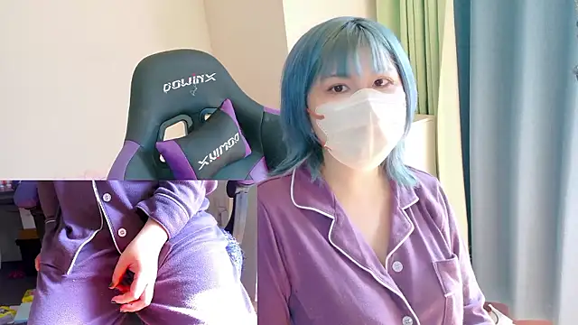 Snapshot of hazuki_8008 chatting on November 14, 2025, 1:37 am hazuki 8008 online show from November 14, 2025, 1:37 am