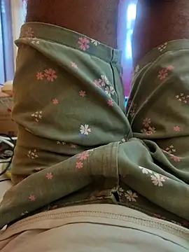 Snapshot of boy_BeardGallery chatting on October 10, 2025, 4:00 am boy BeardGallery online show from October 10, 2025, 4:00 am