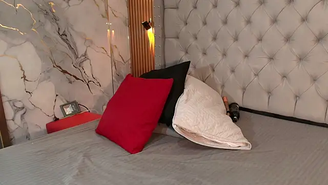 Snapshot of Scarlett_diaz17 chatting on December 19, 2025, 4:30 am Scarlett diaz17 online show from December 19, 2025, 4:30 am