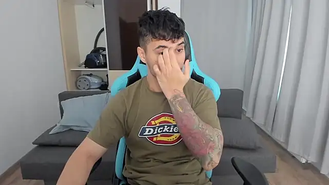 MatMalonne online show from December 21, 2025, 7:26 am