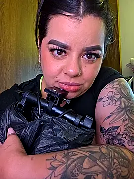 Snapshot of MiahJoness chatting on February 10, 2026, 4:16 am MiahJoness online show from February 10, 2026, 4:16 am