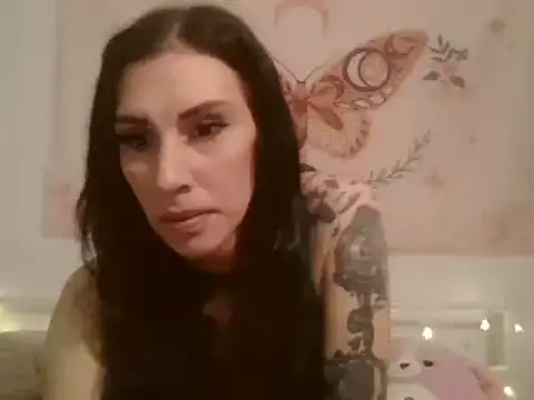 Snapshot of averietheangel chatting on March 9, 2025, 4:44 pm averietheangel online show from March 9, 2025, 4:44 pm