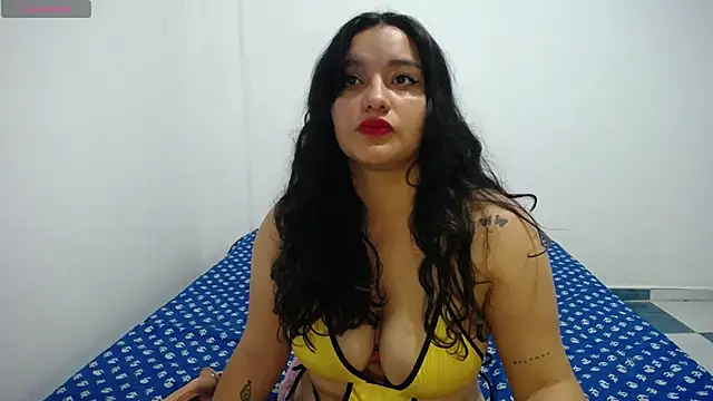 Snapshot of Laurenkenner_ chatting on December 18, 2024, 6:57 pm Laurenkenner online show from December 18, 2024, 6:57 pm