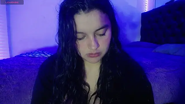 Snapshot of Laurenkenner_ chatting on October 18, 2025, 7:14 pm Laurenkenner online show from October 18, 2025, 7:14 pm
