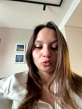 Snapshot of sweety_secret_ chatting on October 6, 2025, 10:34 am sweety secret online show from October 6, 2025, 10:34 am
