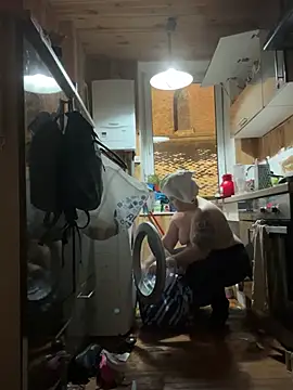 Snapshot of perfectly69 chatting on January 12, 2025, 6:16 pm perfectly69 online show from January 12, 2025, 6:16 pm