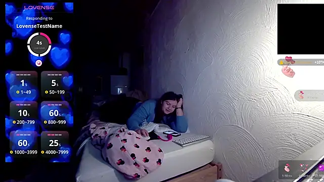 Snapshot of perfectly69 chatting on January 31, 2025, 6:14 pm perfectly69 online show from January 31, 2025, 6:14 pm