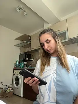 Snapshot of Daisyforyou chatting on December 12, 2024, 10:45 am Daisyforyou online show from December 12, 2024, 10:45 am