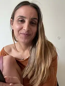 Snapshot of Daisyforyou chatting on February 7, 2025, 10:50 am Daisyforyou online show from February 7, 2025, 10:50 am