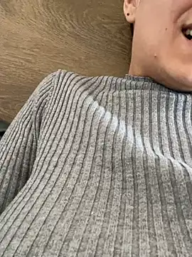 Snapshot of Daisyforyou chatting on February 10, 2025, 1:11 pm Daisyforyou online show from February 10, 2025, 1:11 pm