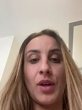 Snapshot of Daisyforyou chatting on March 8, 2025, 6:10 am Daisyforyou online show from March 8, 2025, 6:10 am