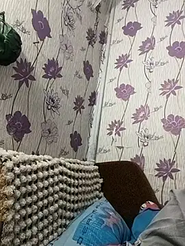 SweetLeila40 online show from March 2, 2025, 11:42 pm