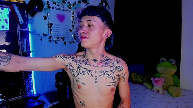 juniior 2311  online show from September 9, 2025, 4:23 am