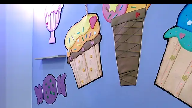 evaleribigtits18 online show from November 17, 2025, 7:08 pm