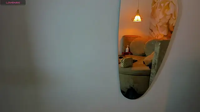 melaniecooperr online show from January 15, 2026, 3:55 am