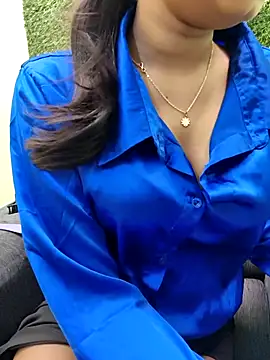 Snapshot of yhona_darling chatting on April 3, 2026, 8:18 pm yhona darling online show from April 3, 2026, 8:18 pm