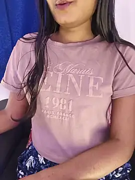 Snapshot of yhona_darling chatting on May 28, 2026, 1:30 pm yhona darling online show from May 28, 2026, 1:30 pm