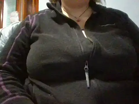 maria38xxx online show from December 3, 2025, 2:59 pm