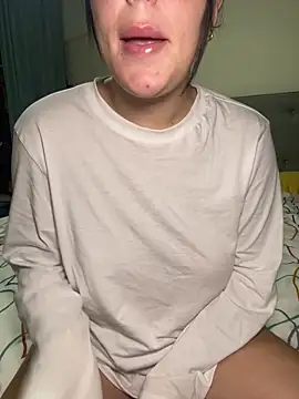 Snapshot of lilylush24 chatting on March 23, 2025, 5:21 am lilylush24 online show from March 23, 2025, 5:21 am