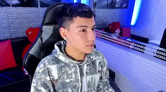 Snapshot of salvadorgomezx chatting on December 17, 2024, 4:23 am salvadorgomezx online show from December 17, 2024, 4:23 am