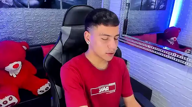 Snapshot of salvadorgomezx chatting on December 20, 2024, 9:39 pm salvadorgomezx online show from December 20, 2024, 9:39 pm