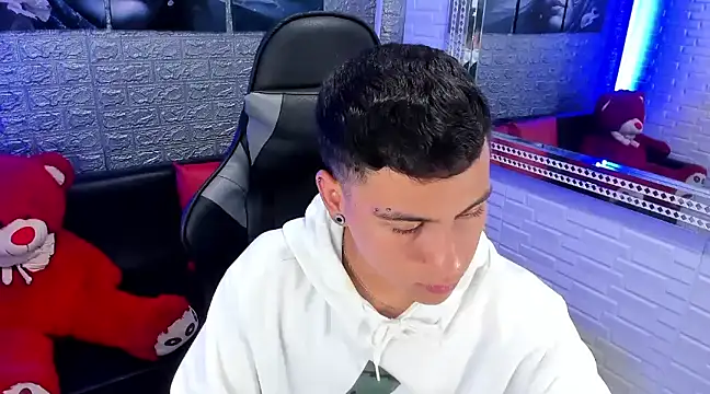 Snapshot of salvadorgomezx chatting on December 21, 2024, 8:00 pm salvadorgomezx online show from December 21, 2024, 8:00 pm