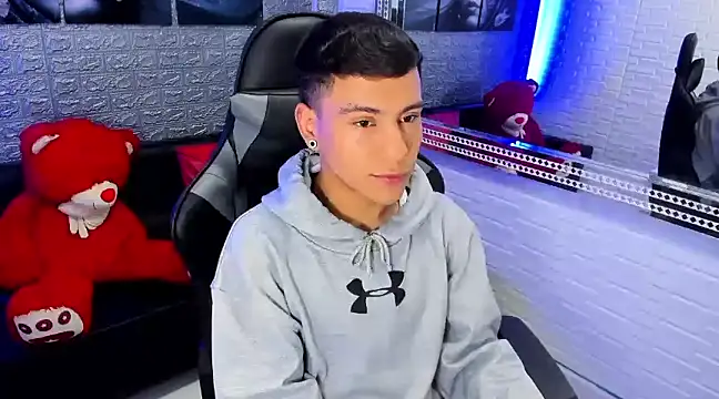 Snapshot of salvadorgomezx chatting on December 25, 2024, 11:10 pm salvadorgomezx online show from December 25, 2024, 11:10 pm