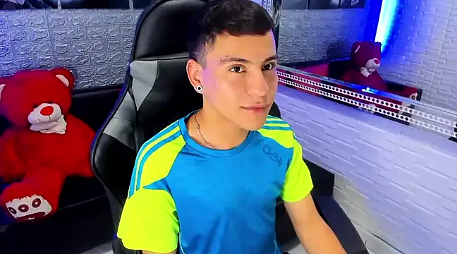 Snapshot of salvadorgomezx chatting on December 27, 2024, 12:29 am salvadorgomezx online show from December 27, 2024, 12:29 am