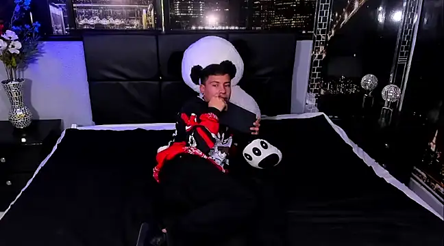 Snapshot of salvadorgomezx chatting on December 28, 2024, 10:23 pm salvadorgomezx online show from December 28, 2024, 10:23 pm