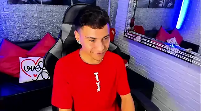 Snapshot of salvadorgomezx chatting on January 4, 2025, 12:48 am salvadorgomezx online show from January 4, 2025, 12:48 am