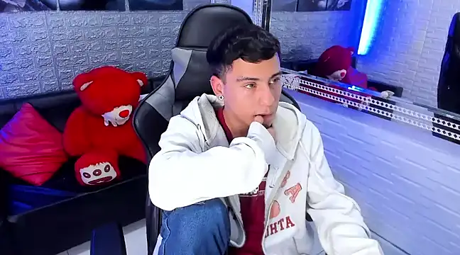 Snapshot of salvadorgomezx chatting on January 14, 2025, 11:10 am salvadorgomezx online show from January 14, 2025, 11:10 am