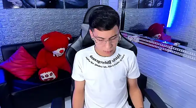 Snapshot of salvadorgomezx chatting on January 14, 2025, 7:53 pm salvadorgomezx online show from January 14, 2025, 7:53 pm