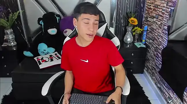 Snapshot of salvadorgomezx chatting on January 21, 2025, 11:03 am salvadorgomezx online show from January 21, 2025, 11:03 am