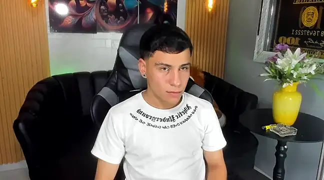 Snapshot of salvadorgomezx chatting on January 23, 2025, 12:14 am salvadorgomezx online show from January 23, 2025, 12:14 am