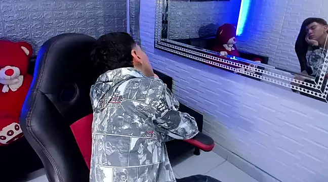 Snapshot of salvadorgomezx chatting on January 24, 2025, 9:39 am salvadorgomezx online show from January 24, 2025, 9:39 am