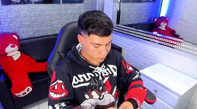 Snapshot of salvadorgomezx chatting on February 5, 2025, 5:41 am salvadorgomezx online show from February 5, 2025, 5:41 am