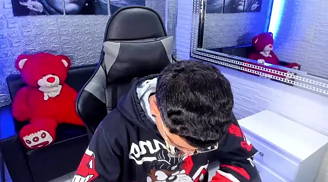 Snapshot of salvadorgomezx chatting on February 5, 2025, 8:54 am salvadorgomezx online show from February 5, 2025, 8:54 am