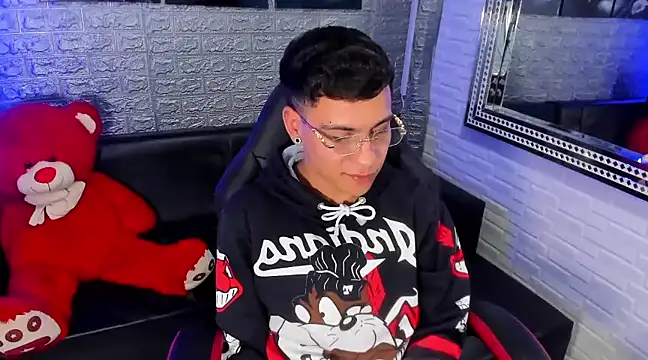 Snapshot of salvadorgomezx chatting on February 7, 2025, 12:50 pm salvadorgomezx online show from February 7, 2025, 12:50 pm